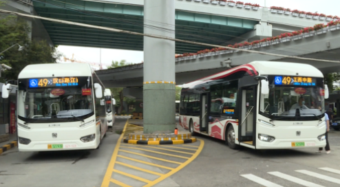 紫外線消毒，車門防夾……上海黃浦49路公交車多項高科技加持