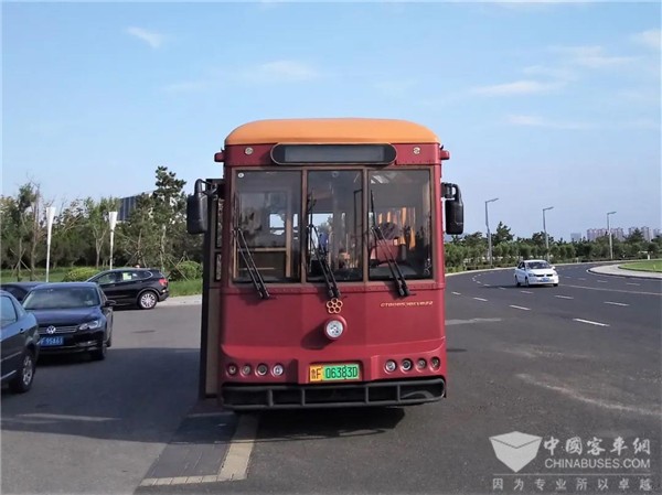 美車襯美景 銀隆新能源仿古鐺鐺車入駐煙臺(tái)(圖2)