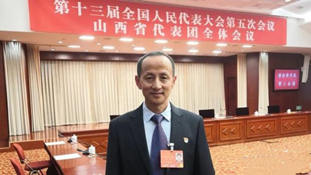 全國(guó)人大代表馮冰：建議推動(dòng)“城鄉(xiāng)公交一體化”建設(shè)，實(shí)現(xiàn)城市公交、城際公交和城鄉(xiāng)公交融合發(fā)展(圖1)